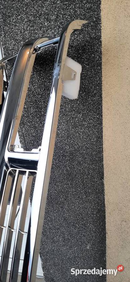 SUBURBAN atrapa nowa chrom