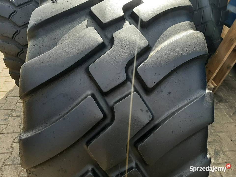 Opona używana 56060R225 55060R225 BKT FLOTATION Zaścianki