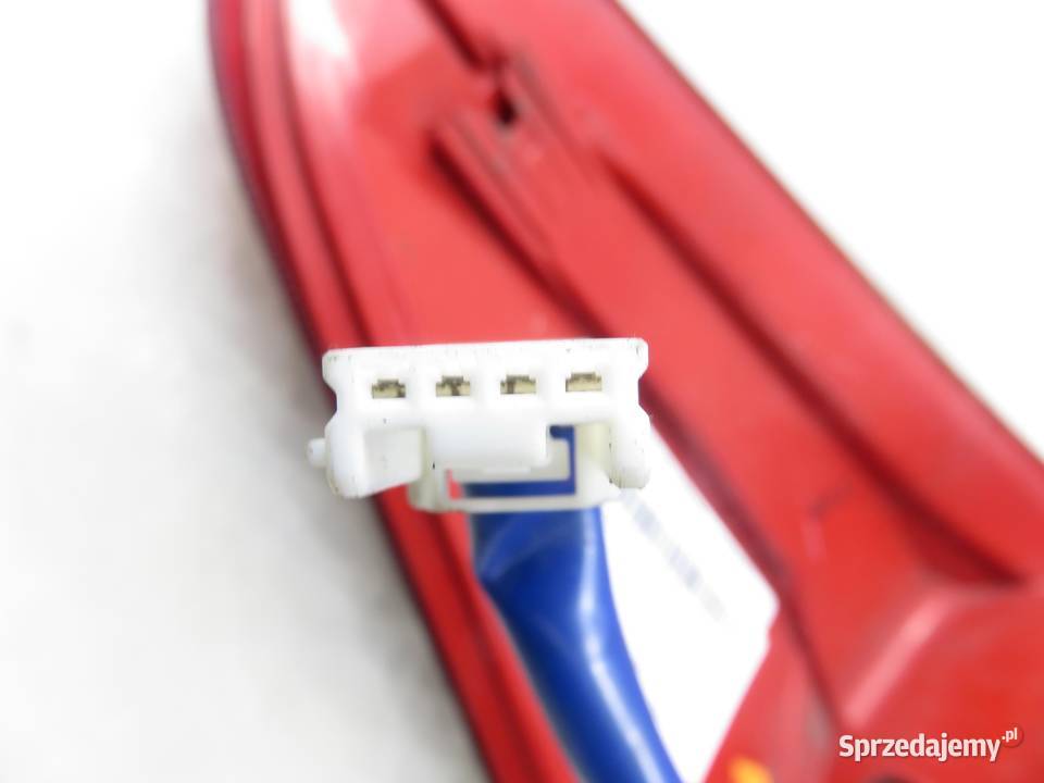 LAMPA PRAWA TYLNA TOYOTA AURIS II KOMBI E18 małopolskie sprzedam