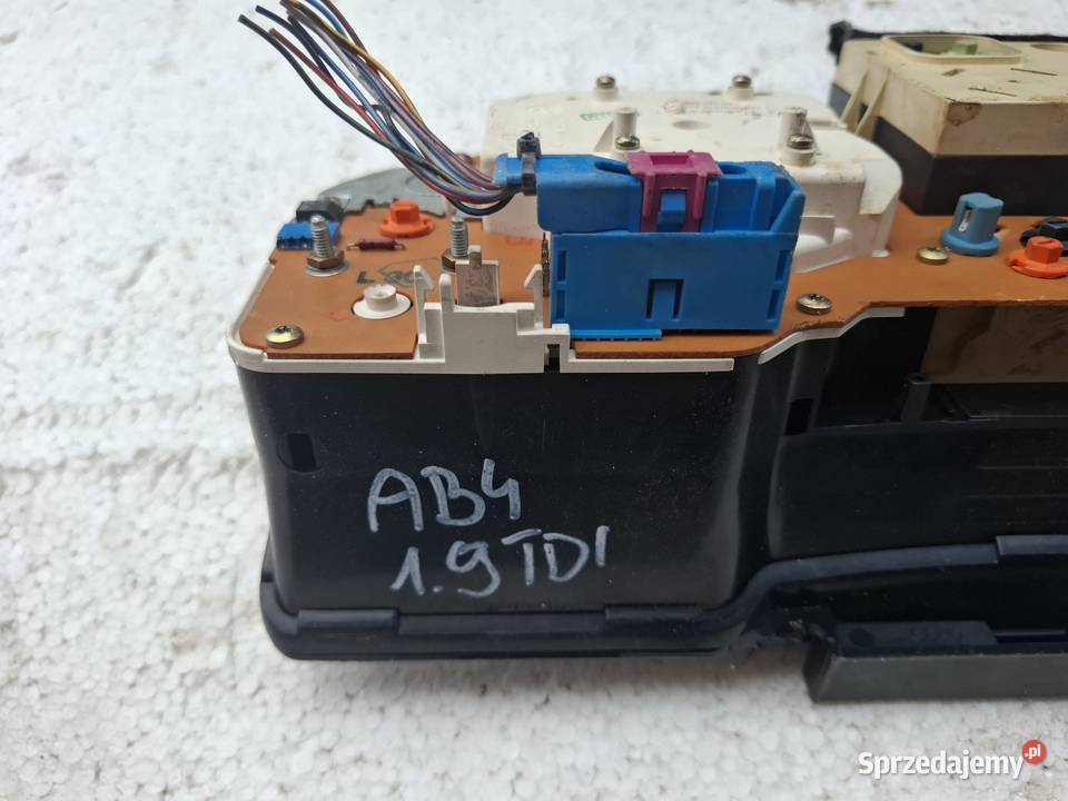 Licznik Zegar Audi 80 B4 19TDI Wisznice