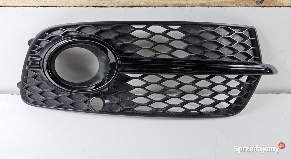 AUDI Q5 SLINE KRATKA PRAWA ZDERZAKA PRZÓD osobowe Międzychód