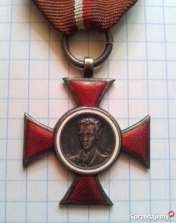 BRĄZOWY KRZYŻ IMIENIEM JANKA KRASICKIEGO Militaria Piszczac