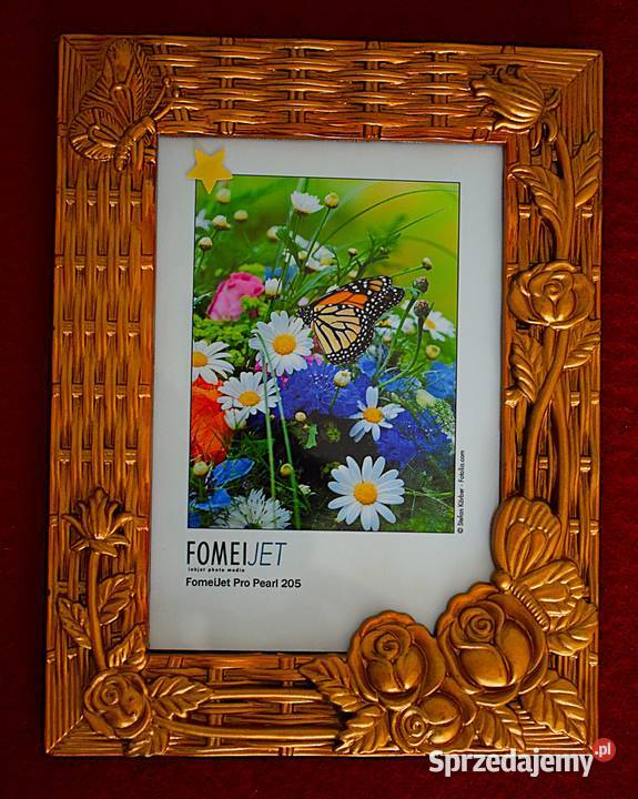 Dwie ramki z zdobnymi wzorami w kolorze starego