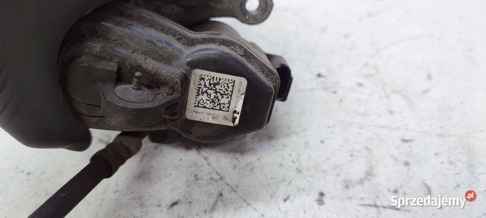 ZACISK HAMULCOWY PRAWY AUDI A4 B9 A5 8W0615406AA Układ hamulcowy Przystajń