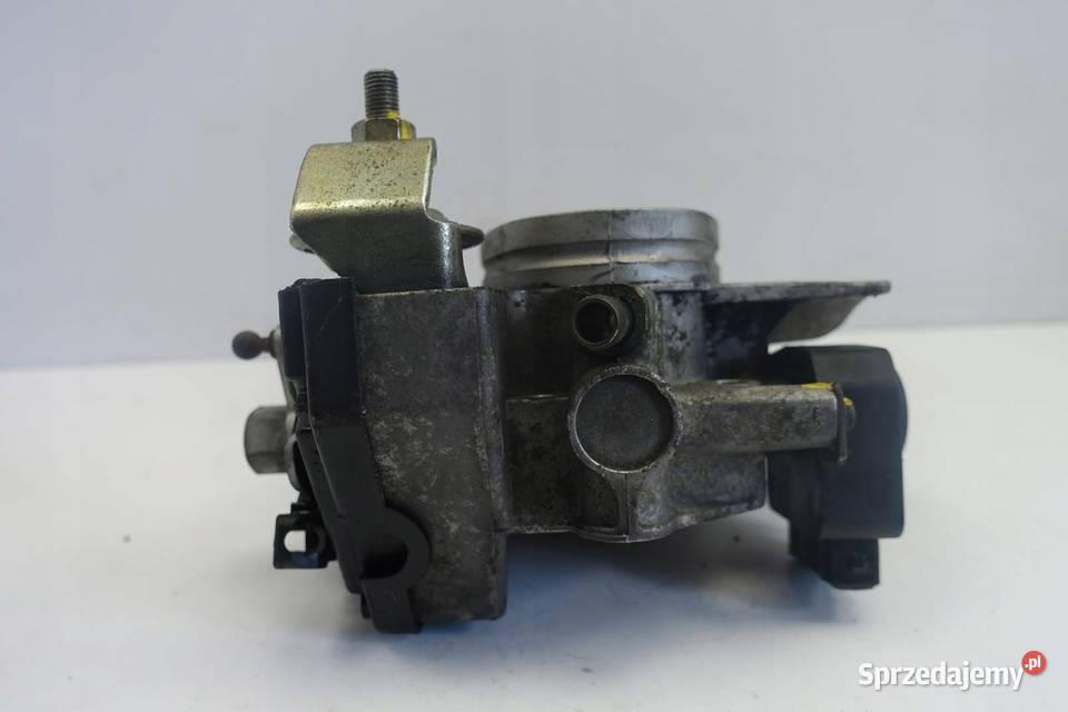 Audi A8 D2 42 V8 PRZEPUSTNICA 077133063AQ org Rudka