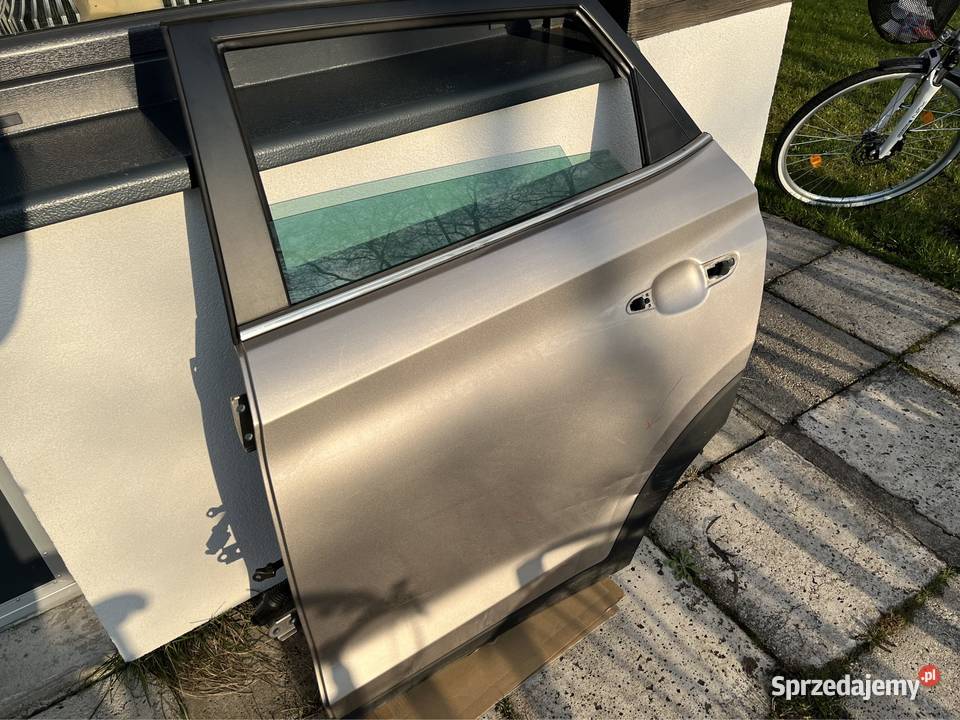 HYUNDAI TUCSON III 1820 Drzwi lewe tył
