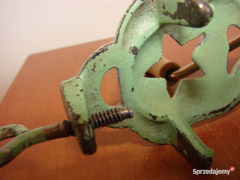 stary młynek do orzechów migdałów itp pomorskie Pruszcz Gdański