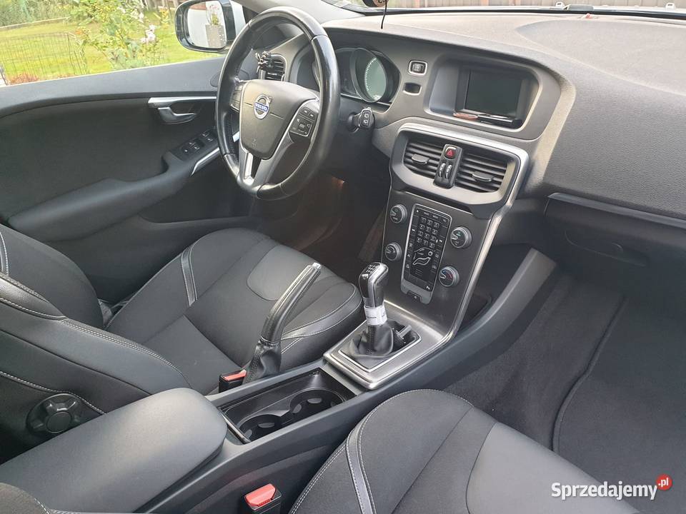 Volvo V40 D2 Momentum Wieliczka