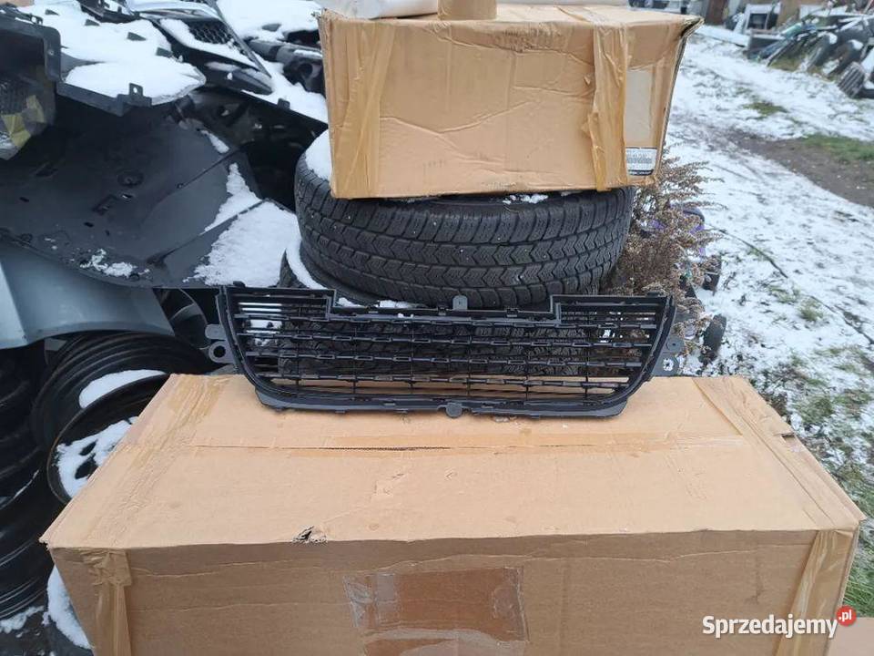 Kratka środkowa Peugeot 2008 2016 9678059477 dolnośląskie