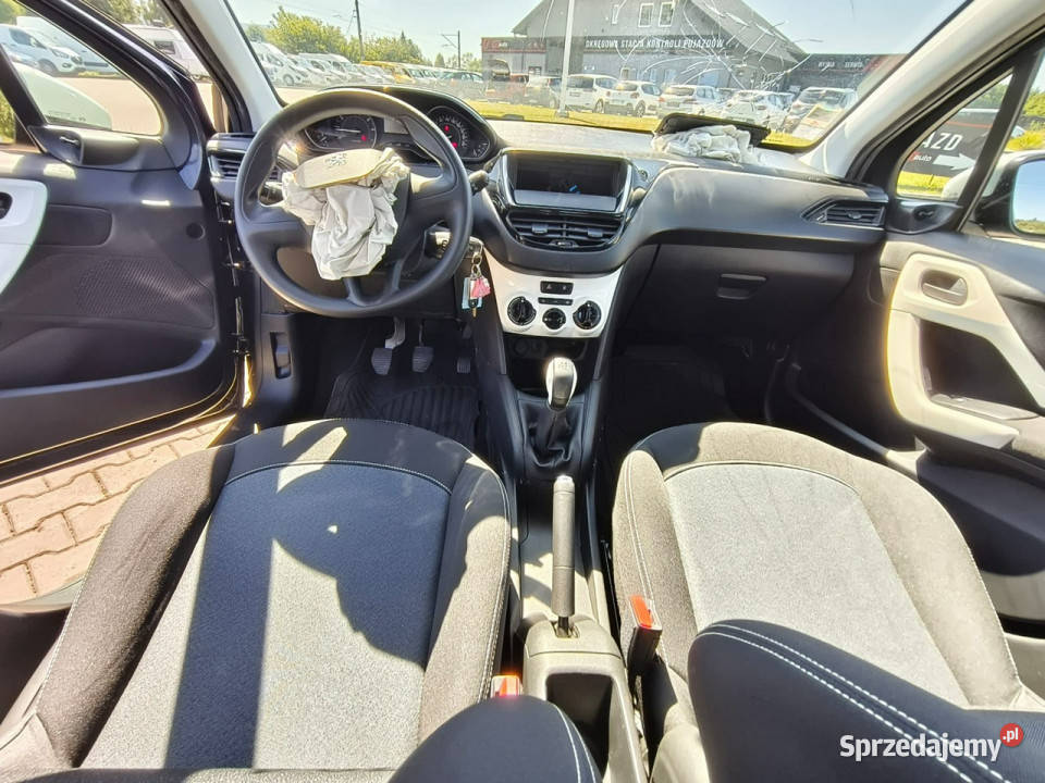 Peugeot 208 12 benzyna 82 klimatyzacja Rok produkcji 2018 Kęty