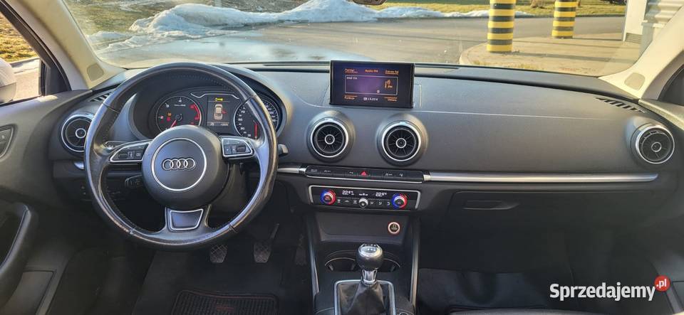 Audi A3 w sedanie z roku 2014 SLine A3