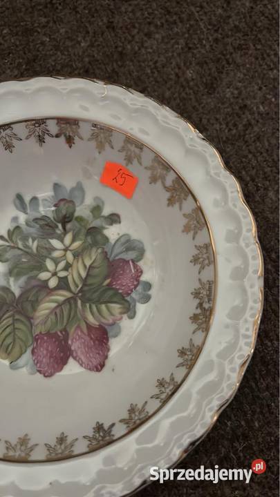 Miseczka z truskawkami sprzedam