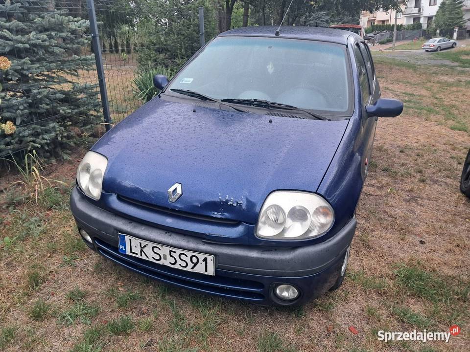 Clio z gazem i oplatami