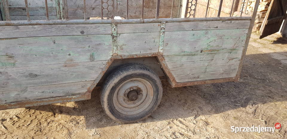 Przyczepa dwukółka do przewozu zwierząt Bobrowniki