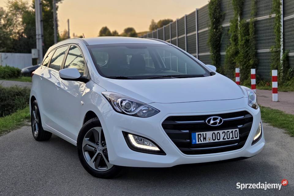 Hyundai I30 14 Benzyna 100 2017r LIFT LED Rok produkcji 2017 podkarpackie Humniska sprzedam