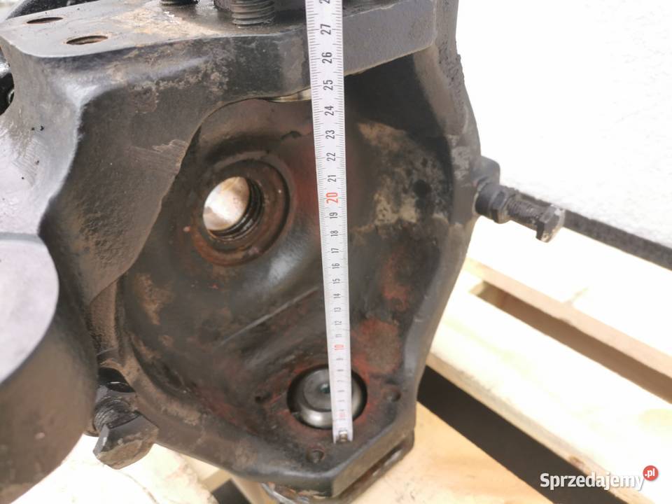 Zwrotnica lewy przód Cat TH 337C Carraro sprzedam