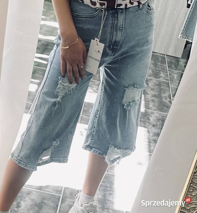 MODNE BERMUDY DAMSKIE JEANSOWE SZORTY KOLANO HIT