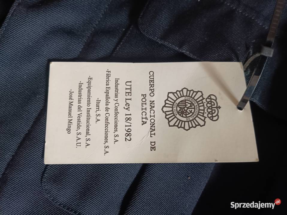Mundur policjanta Hiszpania ok 170 Łomianki