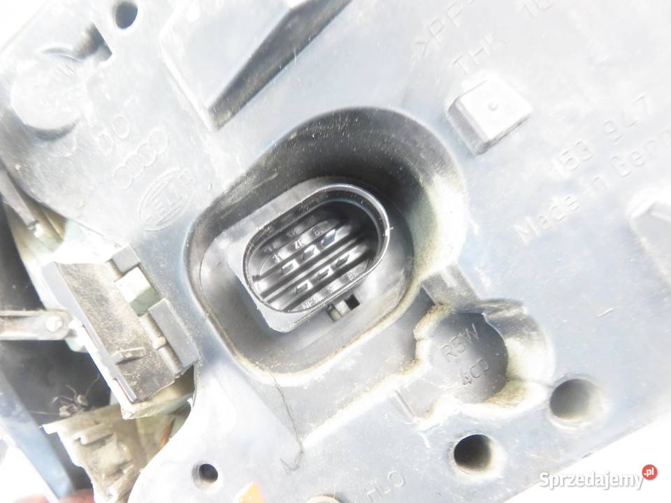 LAMPA LEWA TYLNA AUDI A4 B6 8E0945095