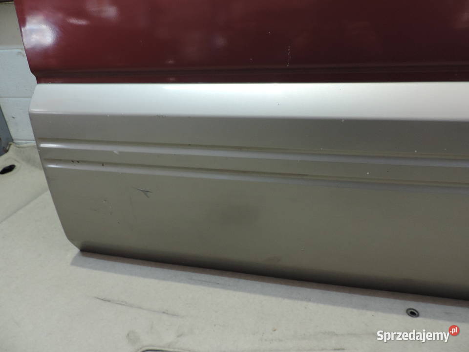 DRZWI PRAWY PRZÓD NISSAN TERRANO II 2 5D R20 małopolskie Nowy Sącz
