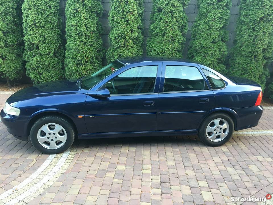Opel Vectra B Lift Edycja Limitowana 100 16B benzyna Mokra Prawa