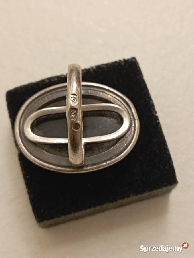 Pierścionek srebrny czarne oczko sprzedam