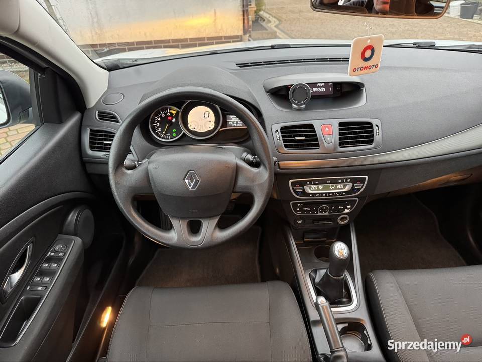 Renault Megane III 2009r 16 Benzyna 100 Drezdenko