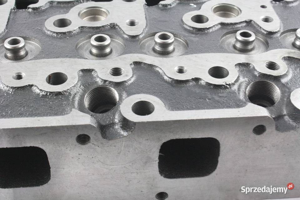 Głowica Cylindrów Kubota Silnika V2403 V2203 Tajęcina sprzedam