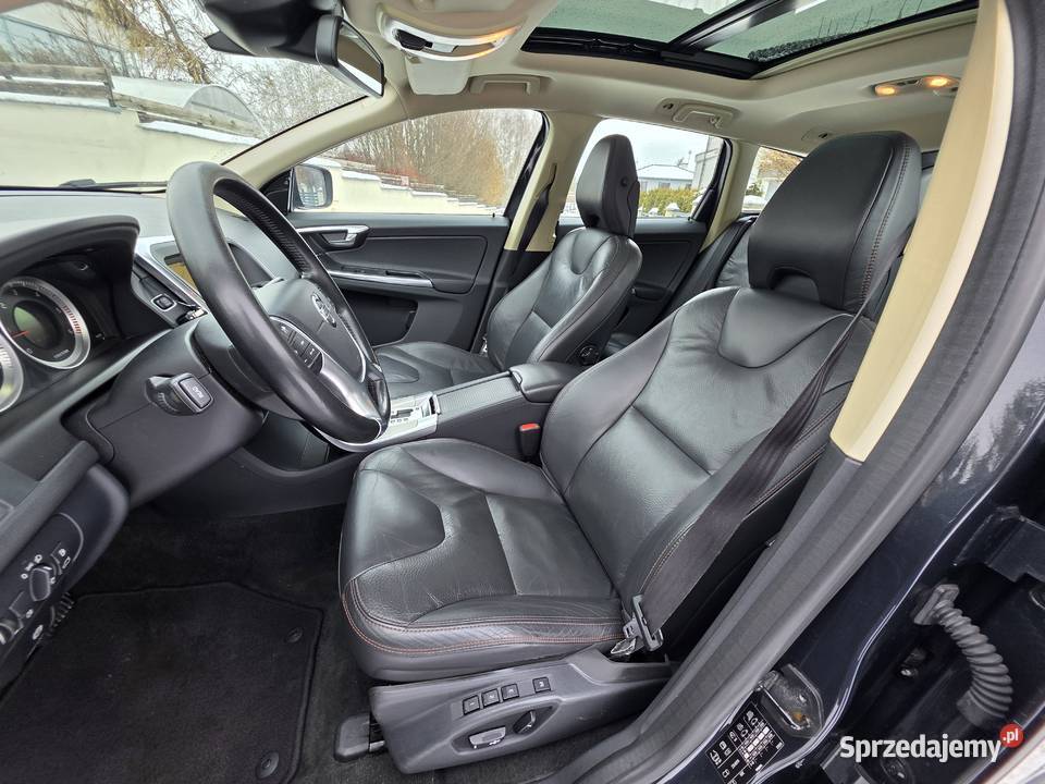 Volvo xc60 24 D5 4x4 automat Full opłacony czarny Lublin