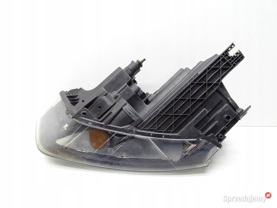 LAMPA PRAWY PRZÓD PRAWA PRZEDNIA 8U0941004G AUDI
