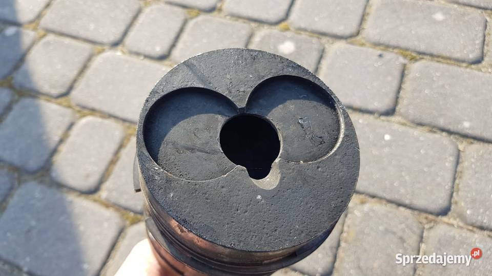 Korbowód z tłokiem Ursus c330 Silnik i osprzęt Białaczów