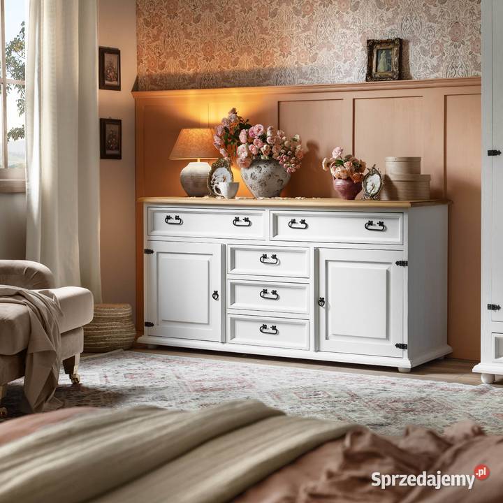 Biała drewniana komoda do sypialni Komody Lublin