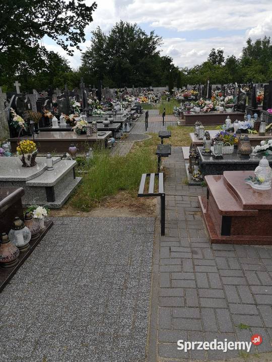 Sprzątanie nagrobków Góra Kalwaria