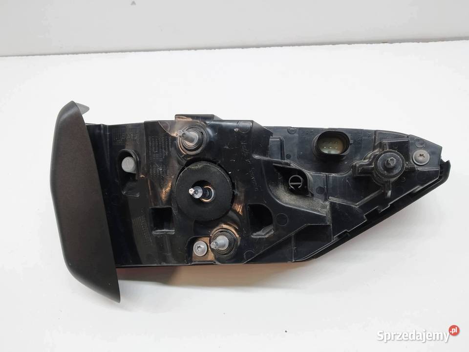 LAMPA TYŁ W KLAPĘ PRAWA KOMBI MATRIX 4K5945094 Lampy tylne