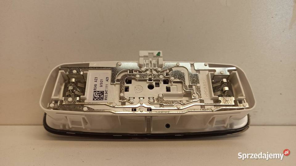 AUDI A3 8Y LAMPKA PODSUFITKI 8V0947111