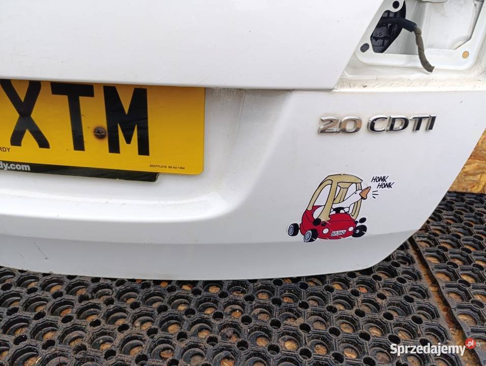 OPEL ASTRA J KOMBI 5D KLAPA TYŁ Z40R Zbierkowo