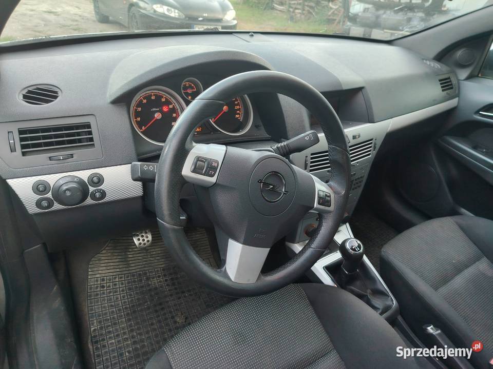 Opel astra h GTC 2006 16 105 na czesci
