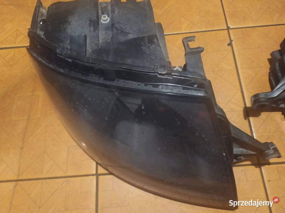 LAMPA LEWA PRAWA PRZOD PRZEDNIA AUDI TT 8N Trzemeszno