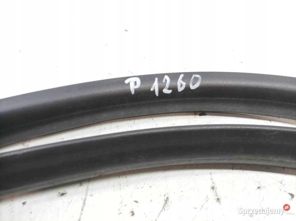 USZCZELKA DRZWI PRAWYCH KAROSERYJNA Volvo C30 I