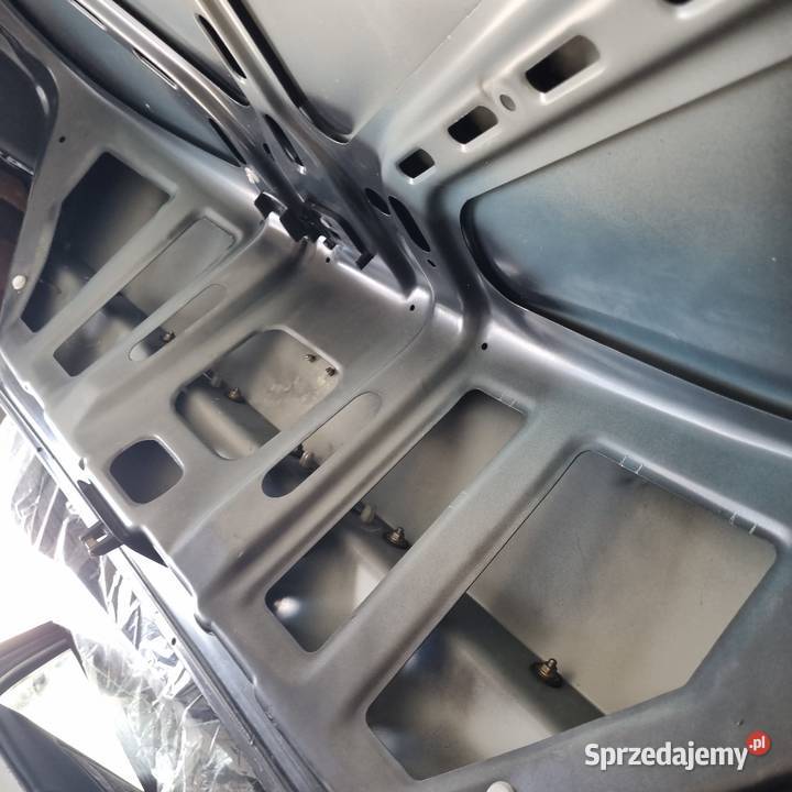 Klapa tył MErcedes sedan W124 888 berryl ZERO Łańcut