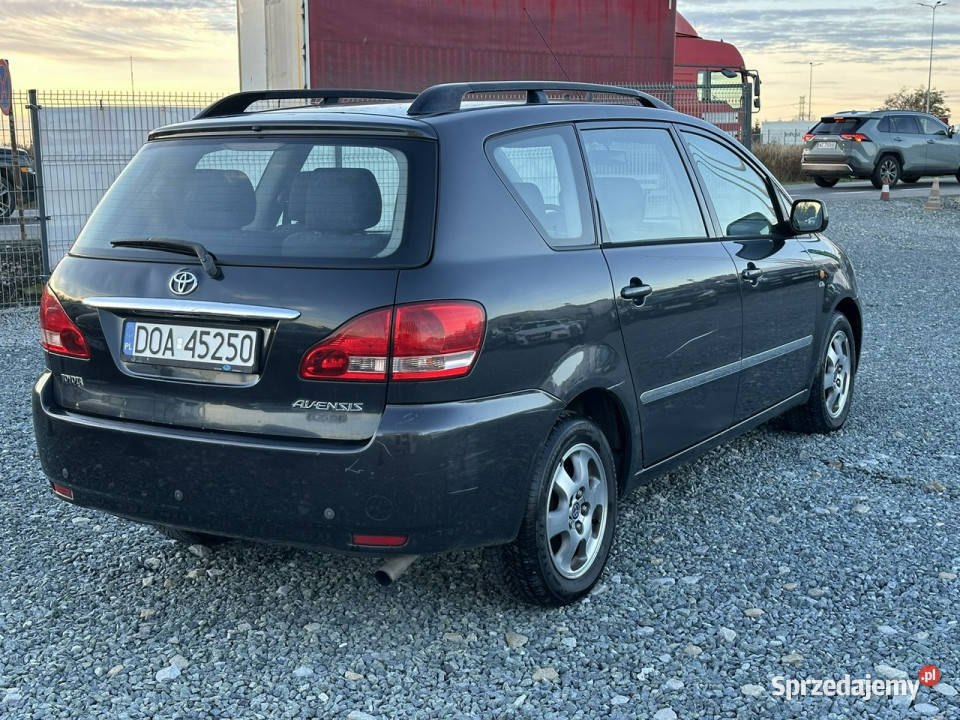 Toyota Avensis Verso 20 D4D 116 2001r 6 osobowa 1995cm3 sprzedam