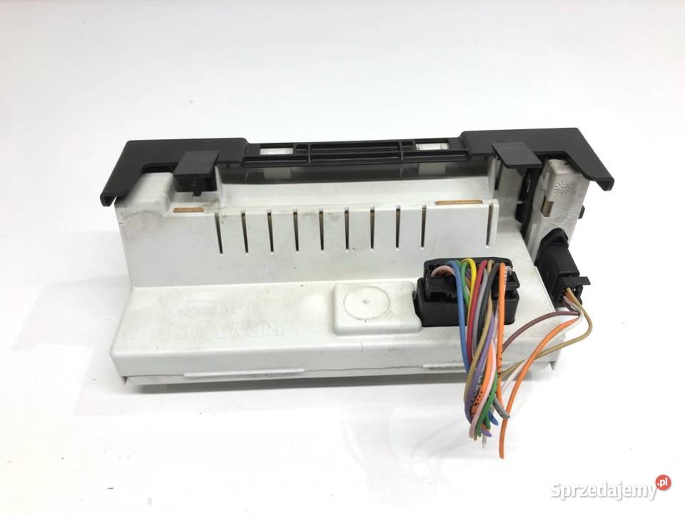 WYŚWIETLACZ RENAULT CLIO III 8200307273 0514 sprzedam