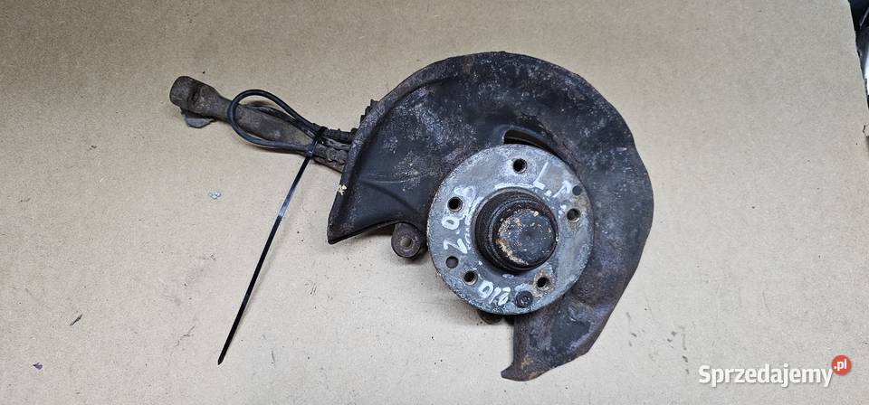 Zwrotnica lewy przod mercedes w210 2102201 osobowe