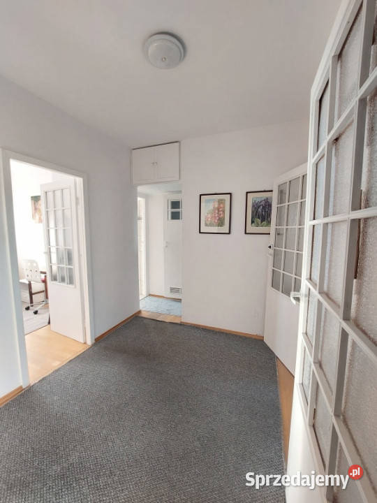 BEZPOŚREDNIO 3 pokoje metro 500 m 10 piętro Warszawa sprzedam