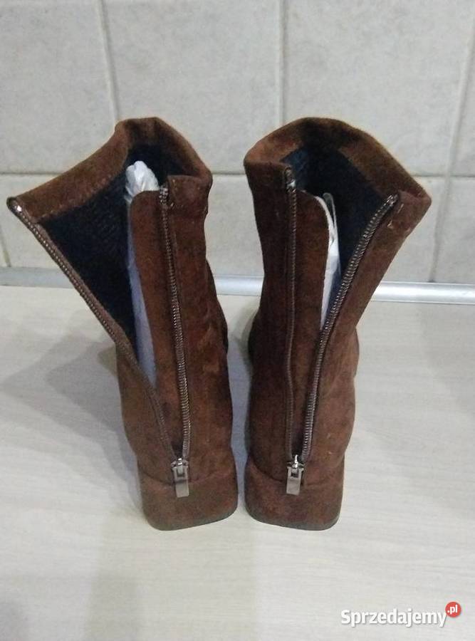 Botki w kolorze brązowym z zamszu
