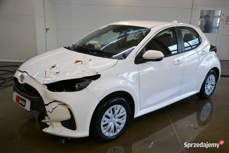 Toyota Yaris 15 benzyna 125 bez przebiegu MODEL uszkodzony Kęty
