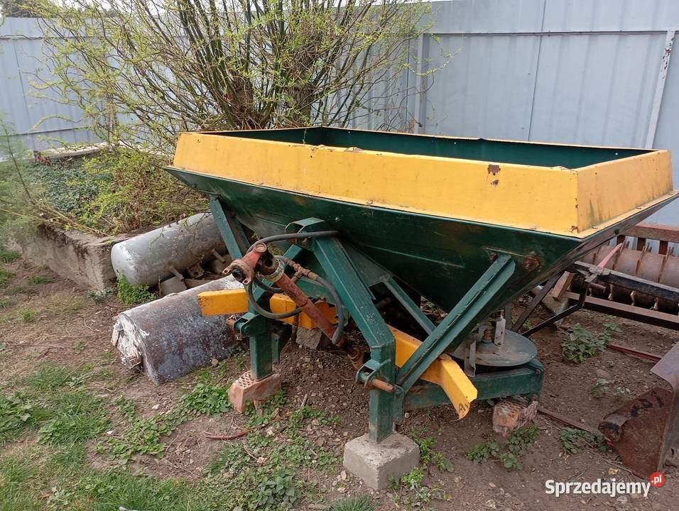 Rozsiewacz nawozu 24 m 1500 Gralewo