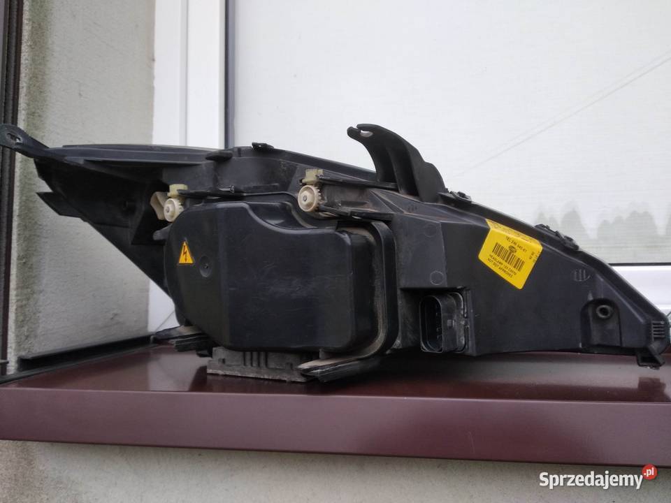 Ford Focus MK1 lampy przednie reflektory przód osobowe