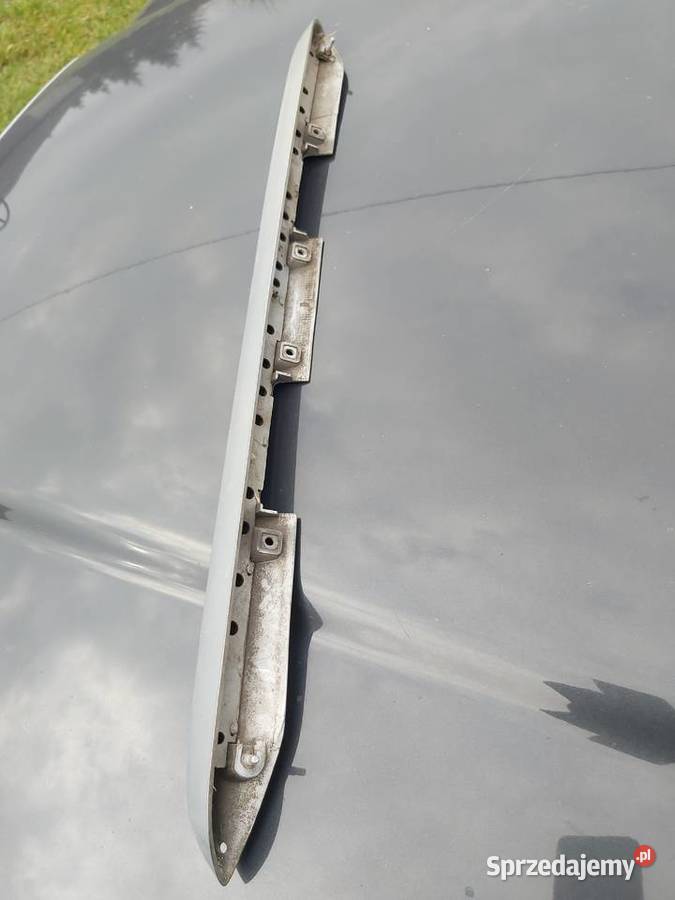 Listwa klapy bagażnika W124 124 Mercedes kombi Części Radecznica