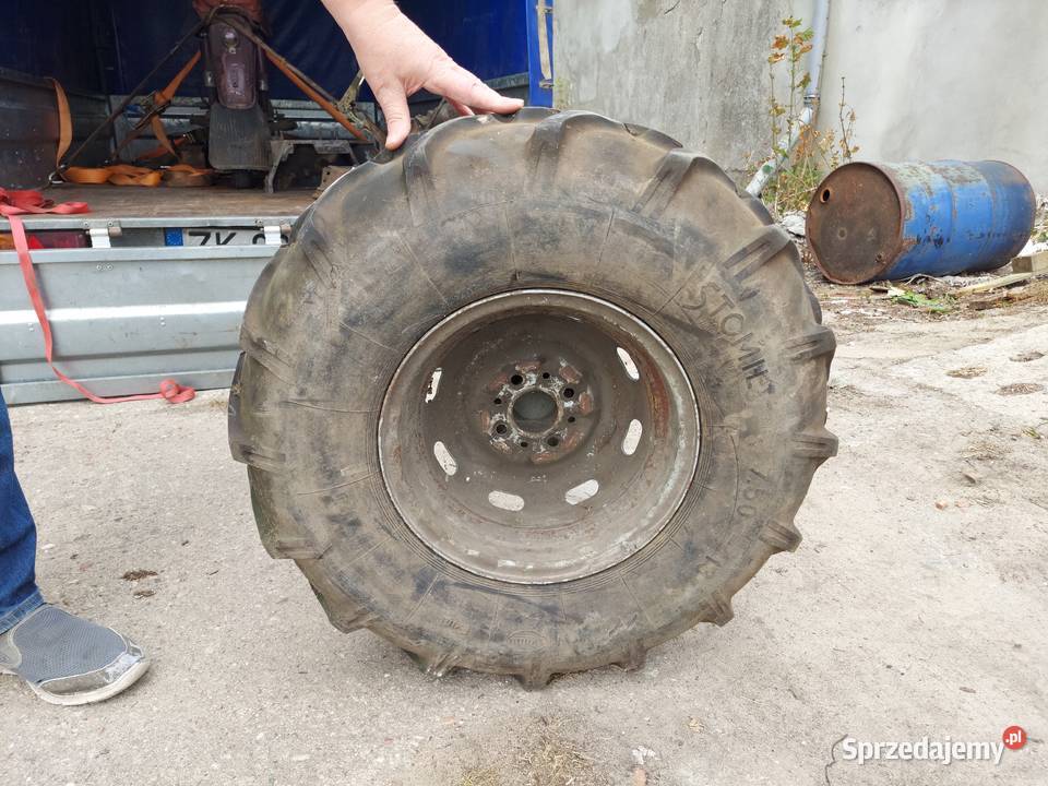 Sprzedam dwa koła z oponami 75 13 Lotyń